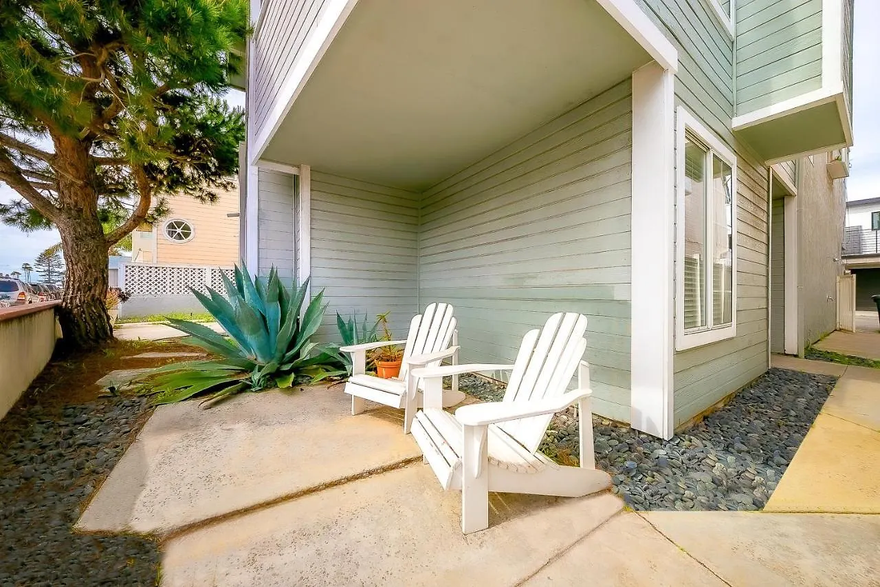 Beach Living 1 Newport Beach
